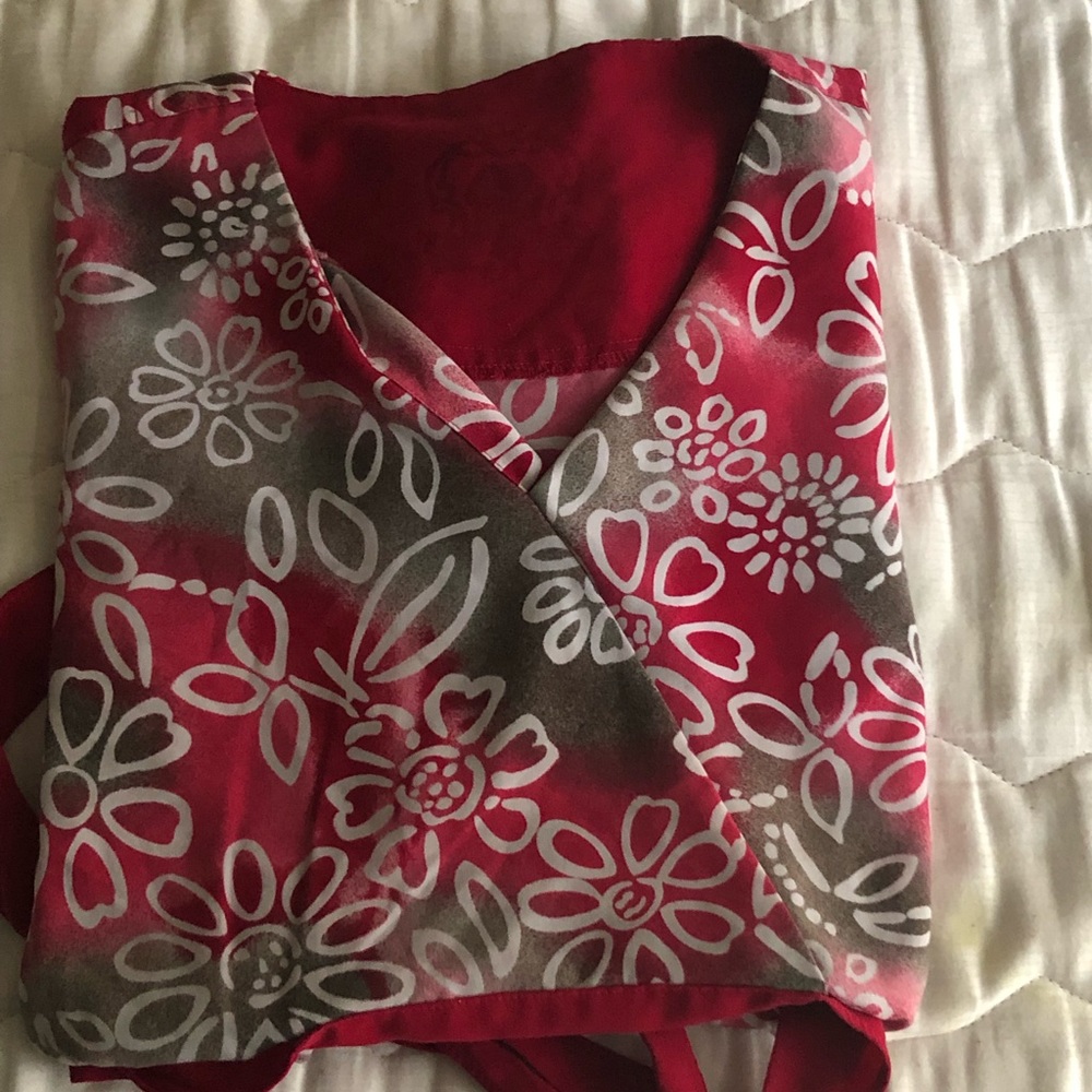 Floral scrub top